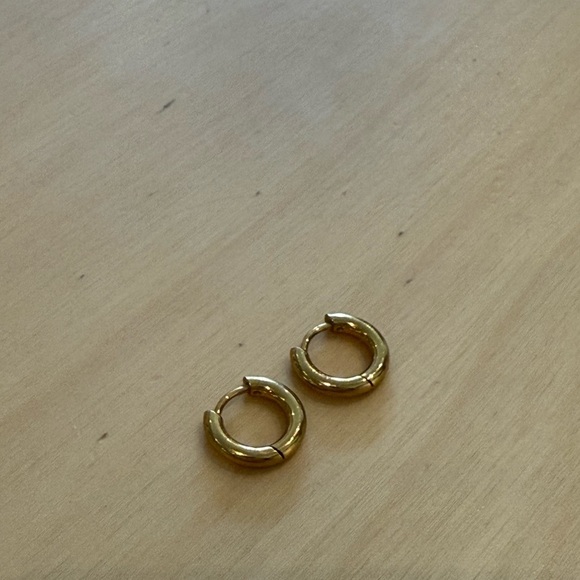 Gold Filled Waterproof Hoop Earrings No Tarnish NWOT - Picture 2 of 5